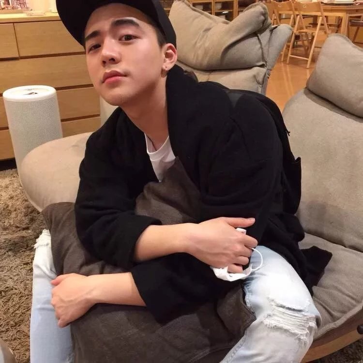 温邦容琦