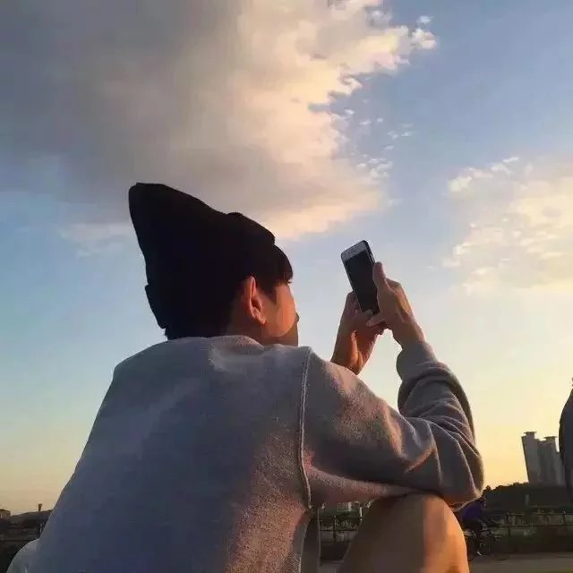阙胜荷欢