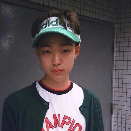 容翠琦厚